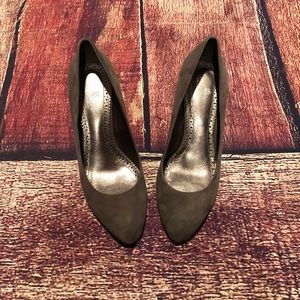 ⚜️Gorgeous Brooks Brothers Suede Heels⚜️